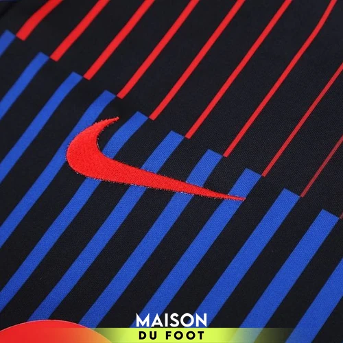 ensemble-barcelone-nocturne-blaugrana-2025-2026-05