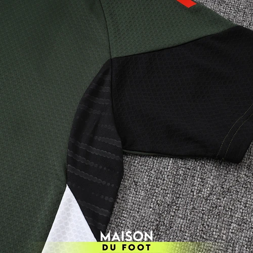 ensemble-bayern-munich-vert-fonce-2025-2026-05