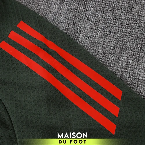 ensemble-bayern-munich-vert-fonce-2025-2026-06