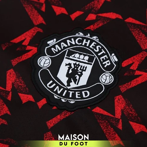 ensemble-manchester-united-rouge-2025-2026-04