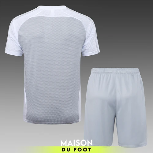 ensemble-real-madrid-gris-clair-2025-2026-02