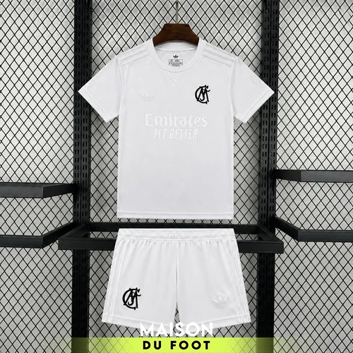 Maillot Enfant Real Madrid Édition Spéciale 125 Ans 2026/2027 — Vue de face Maillot Enfant Real Madrid Édition Spéciale 125 Ans 2026/2027 - vue de face